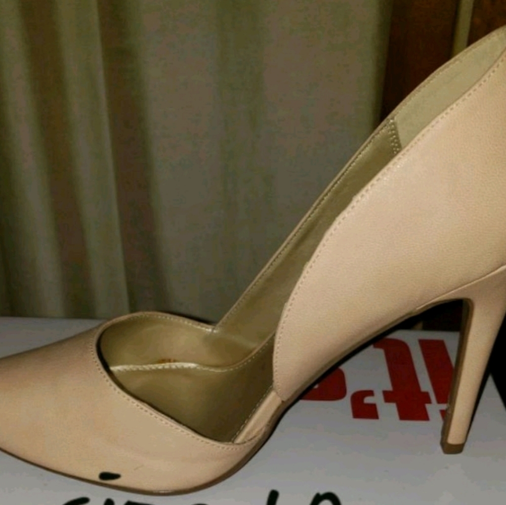 Women's shoes